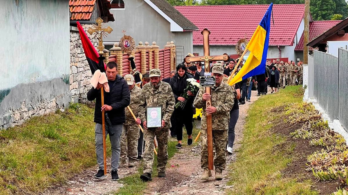 В останню дорогу на Городенківщині провели Коліщака Віталія 5