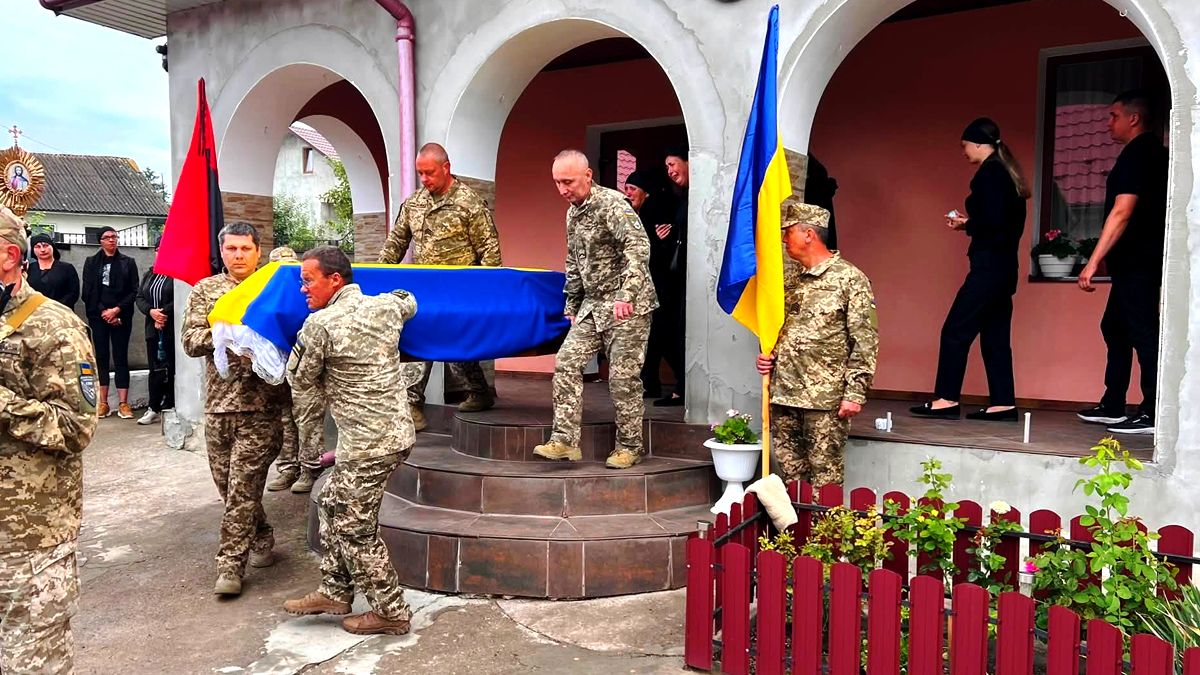 В останню дорогу на Городенківщині провели Коліщака Віталія 1