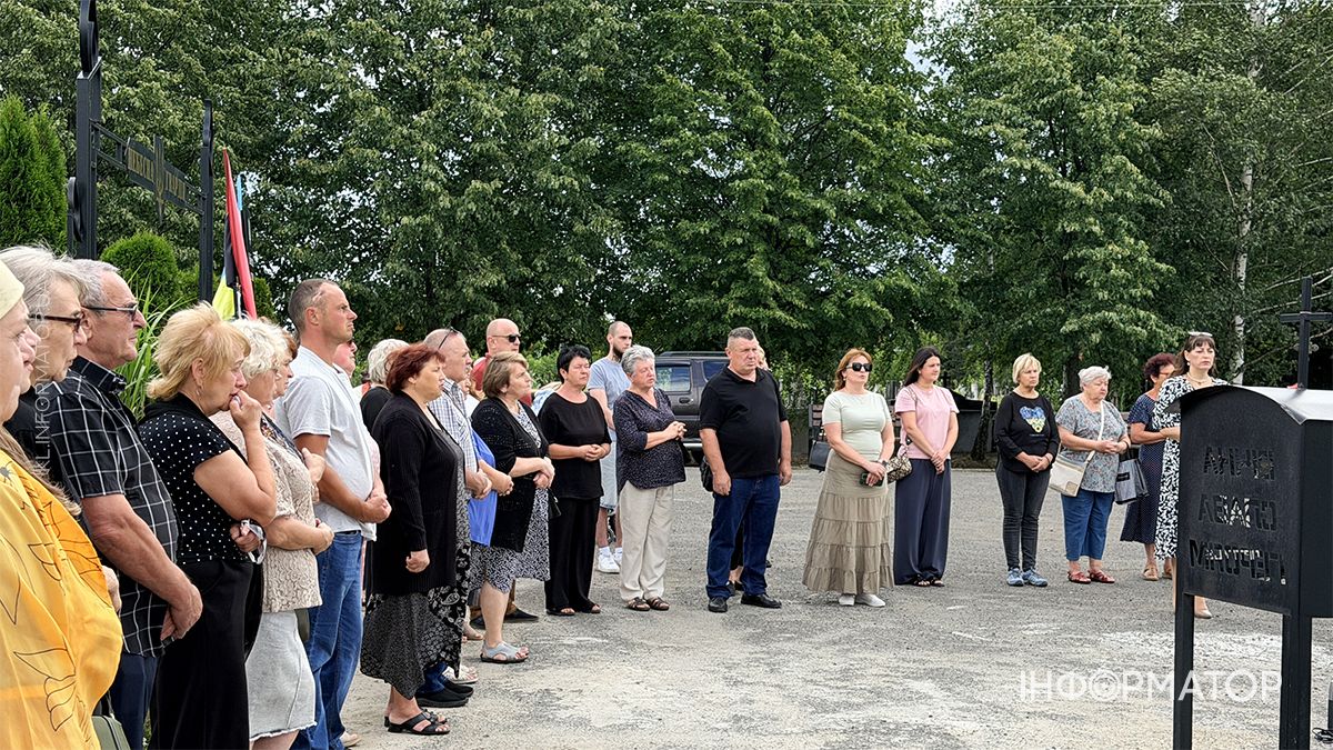 На Алеї Слави у Коломиї відслужили панахиду за жертвами полону та всіма загиблими на війні 6