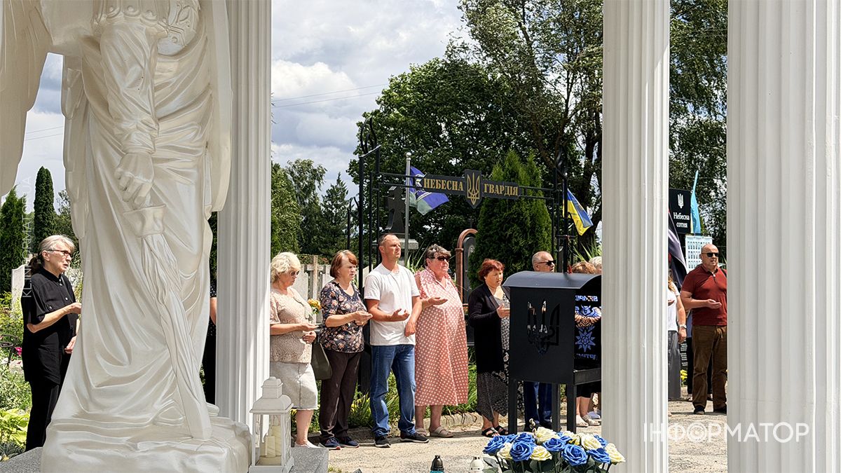 На Алеї Слави у Коломиї відслужили панахиду за жертвами полону та всіма загиблими на війні 11
