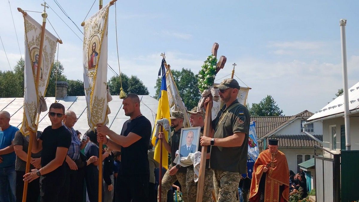 Гвіздецька громада провела на вічний спочинок воїна Юрія Москалюка