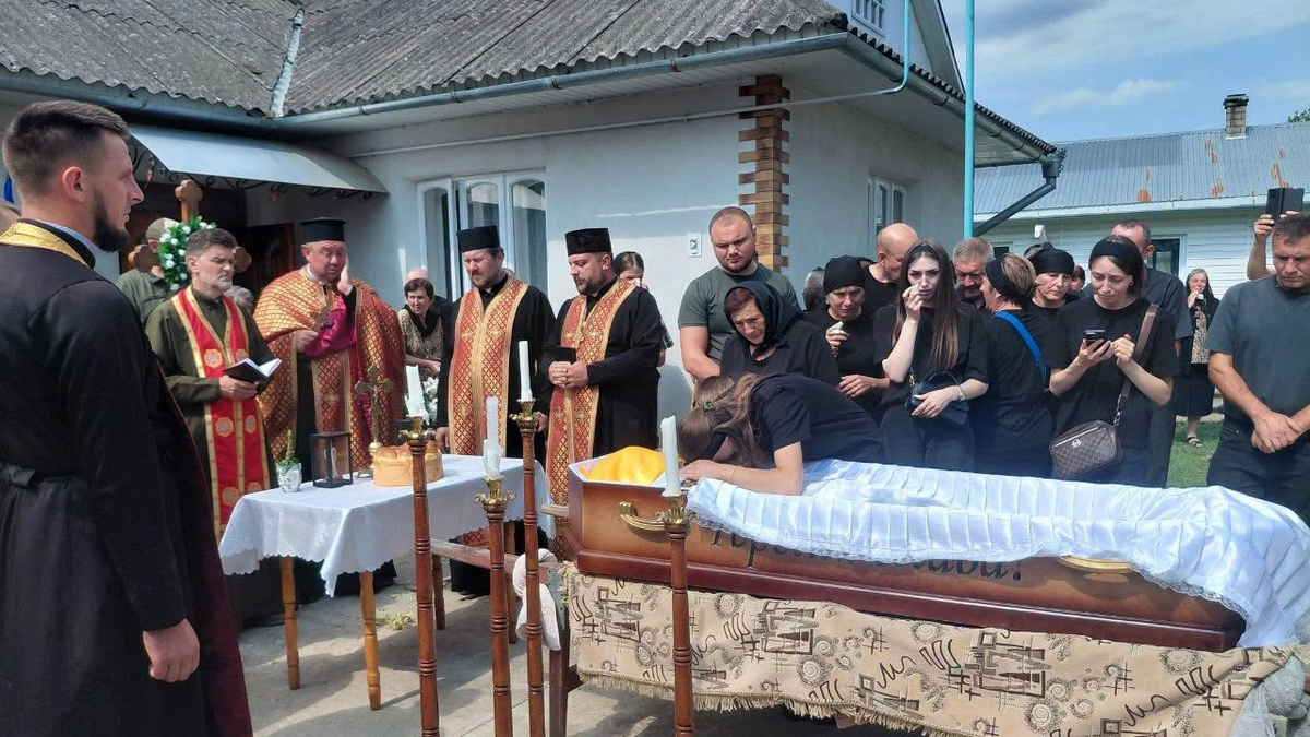 Гвіздецька громада провела на вічний спочинок воїна Юрія Москалюка 3