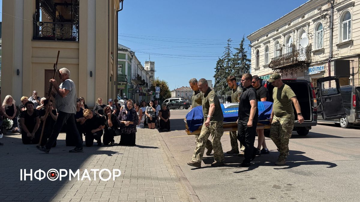У Коломиї зустріли скорботний кортеж Артура Возняка 7