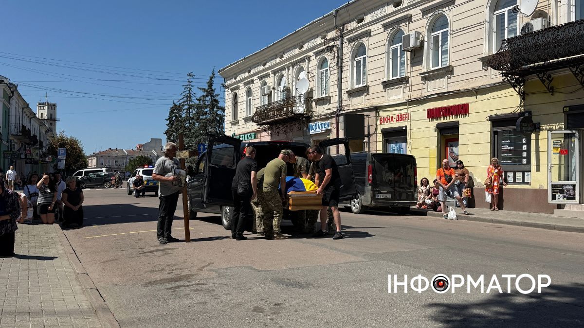 У Коломиї зустріли скорботний кортеж Артура Возняка 6
