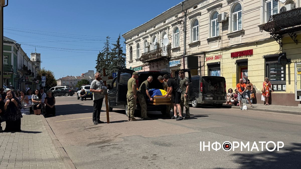 У Коломиї зустріли скорботний кортеж Артура Возняка 5