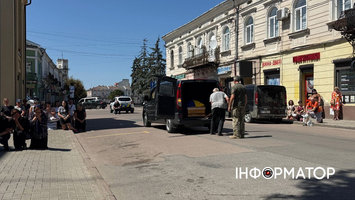 У Коломиї зустріли скорботний кортеж Артура Возняка 3