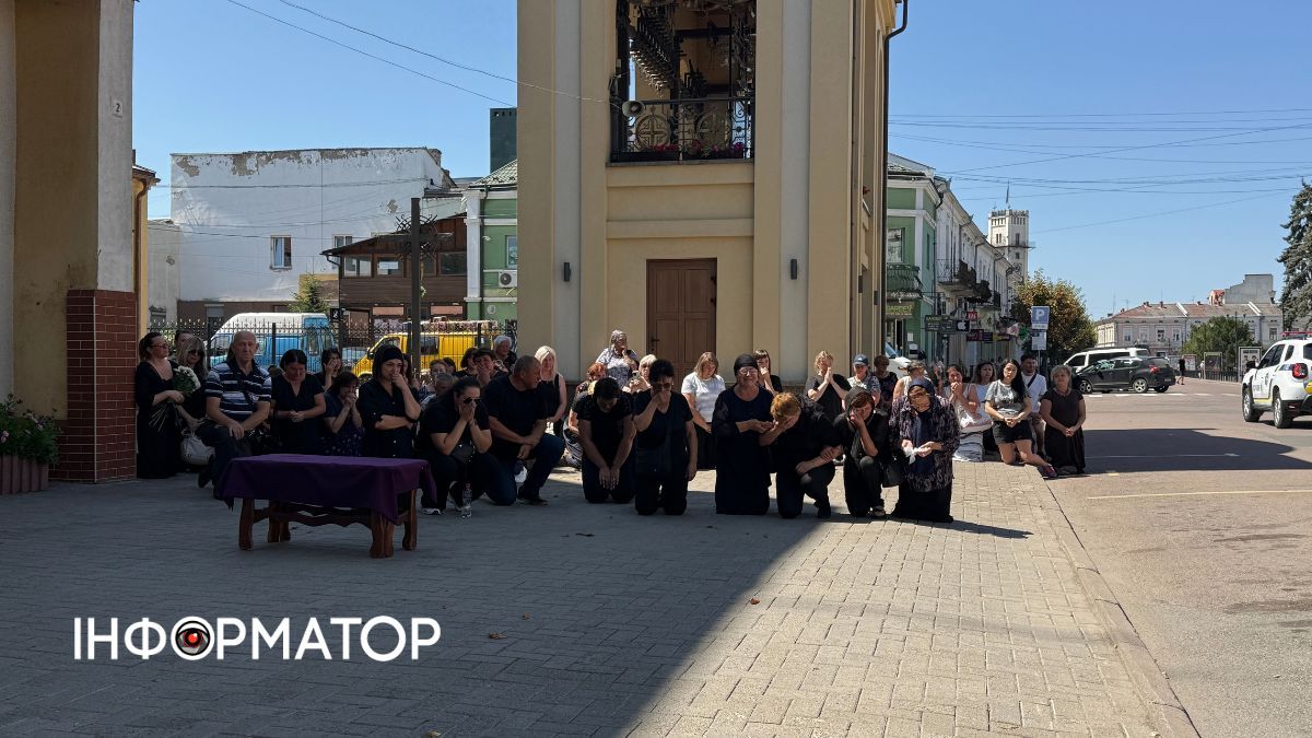 У Коломиї зустріли скорботний кортеж Артура Возняка 8