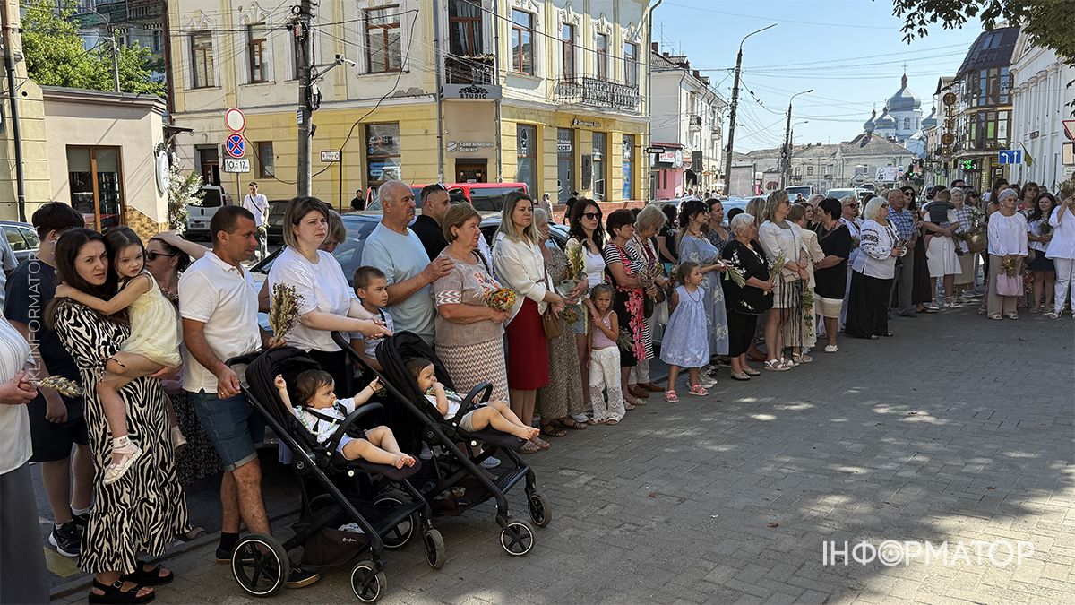 Аромат різнотравʼя: як у Коломиї святили маковійчики | Фоторепортаж 8