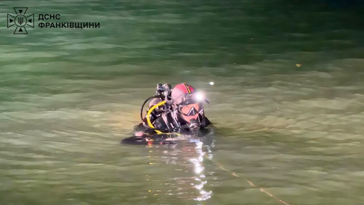 З міського озера в Надвірній водолази дістали тіло чоловіка 2