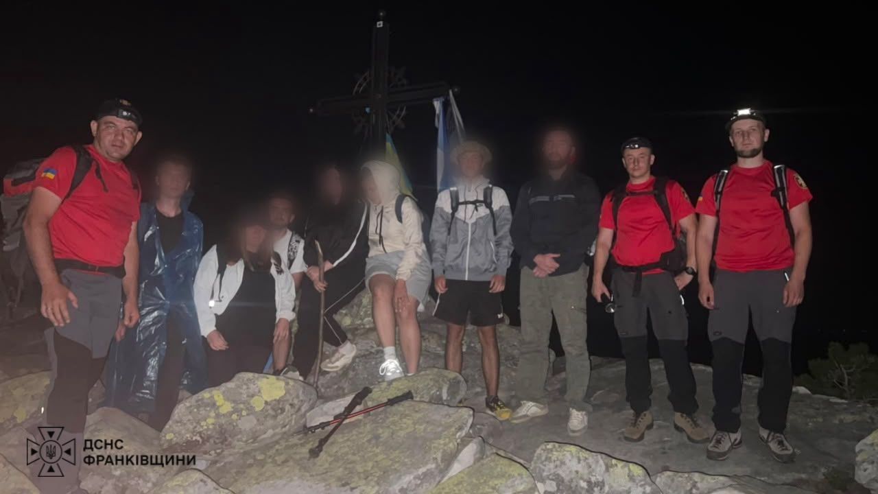 Рятувальники за добу п’ять разів надавали допомогу туристам у горах 3