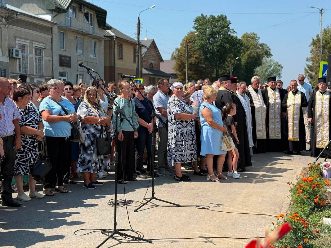Алею Віри і Надії відкрили й освятили в Отинії 4