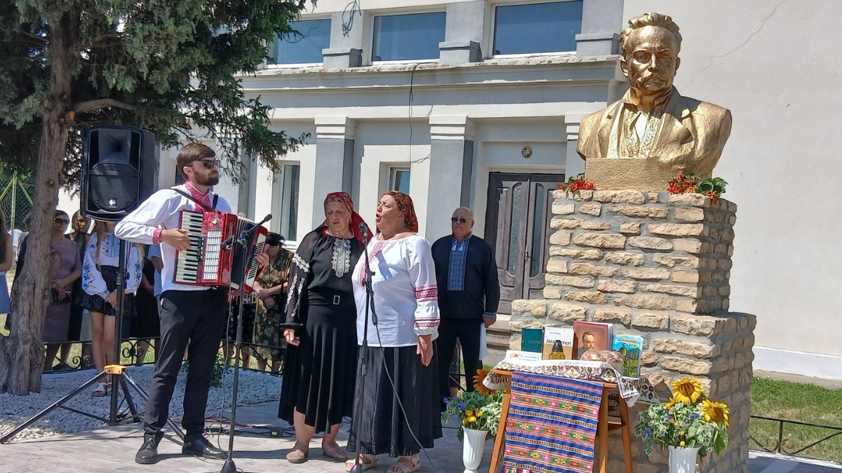 У Чернятині реставрували та урочисто освятили пам’ятник Івану Франку 2