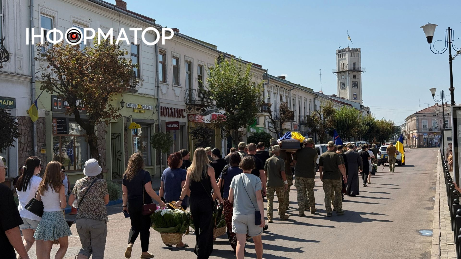 У Коломиї "на щиті" зустріли загиблого воїна Василя Дикана 12