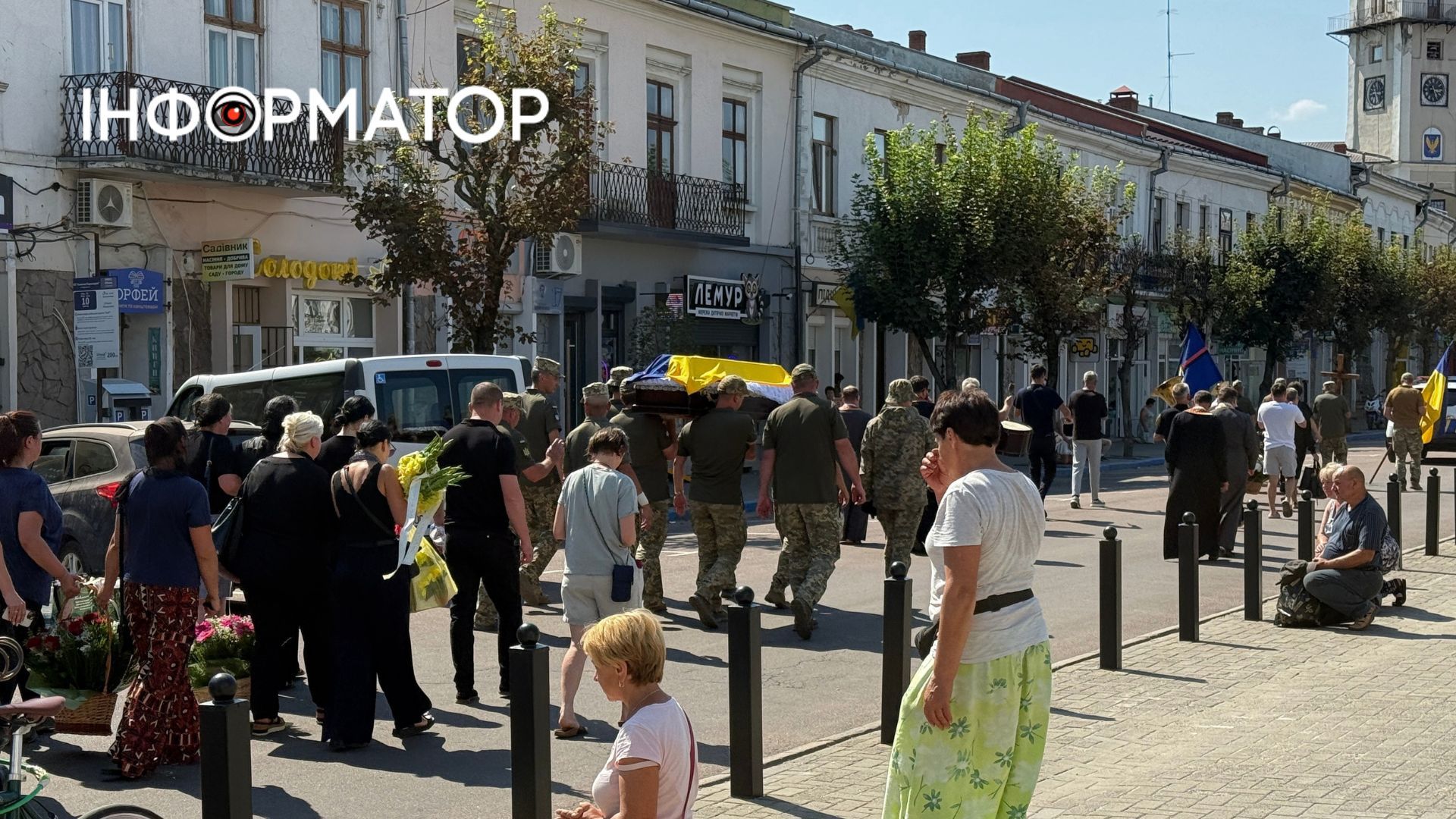 У Коломиї "на щиті" зустріли загиблого воїна Василя Дикана 13