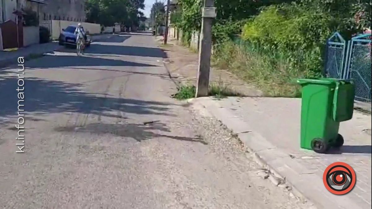 Сміттєвими помиями залили вулиці: як обслуговує фірма "Фаун" у Коломиї