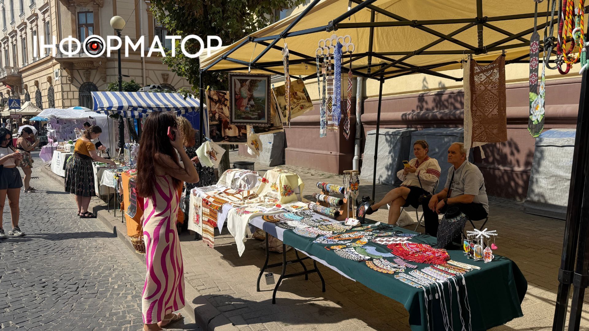 Мед, вишивка та крафтові вироби: як коломияни ярмаркують на Спаса та День міста? 17