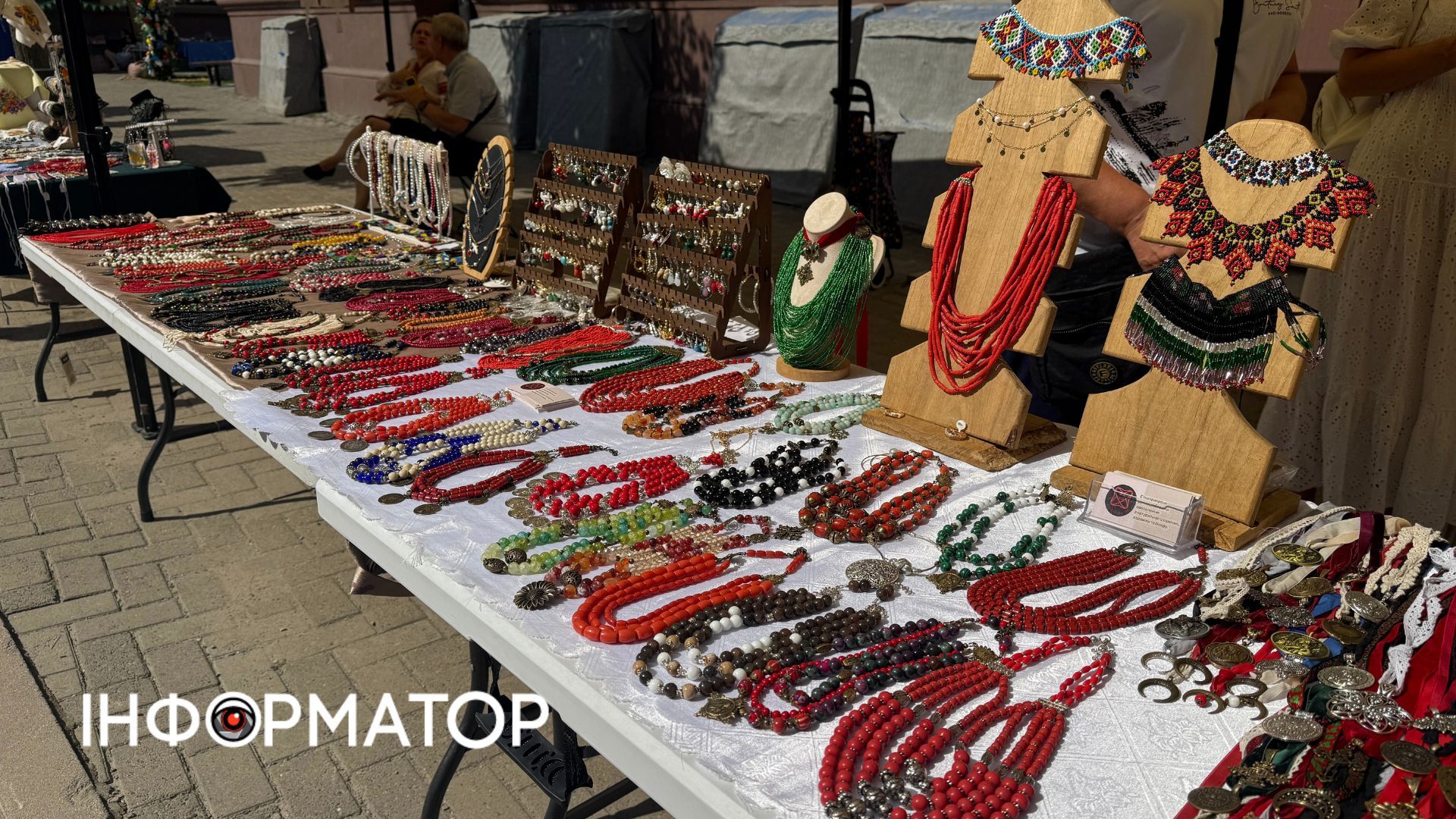 Мед, вишивка та крафтові вироби: як коломияни ярмаркують на Спаса та День міста? 18
