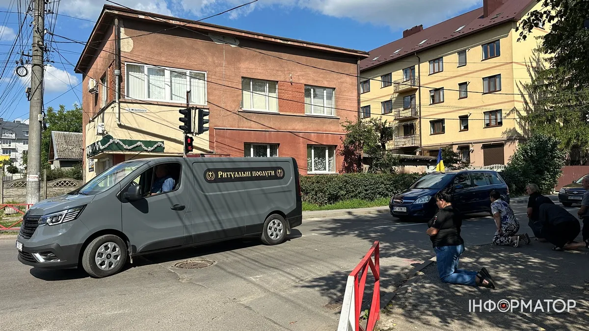 На вічний спочинок до Коломиї повернувся захисник Михайло Смиковчук 1
