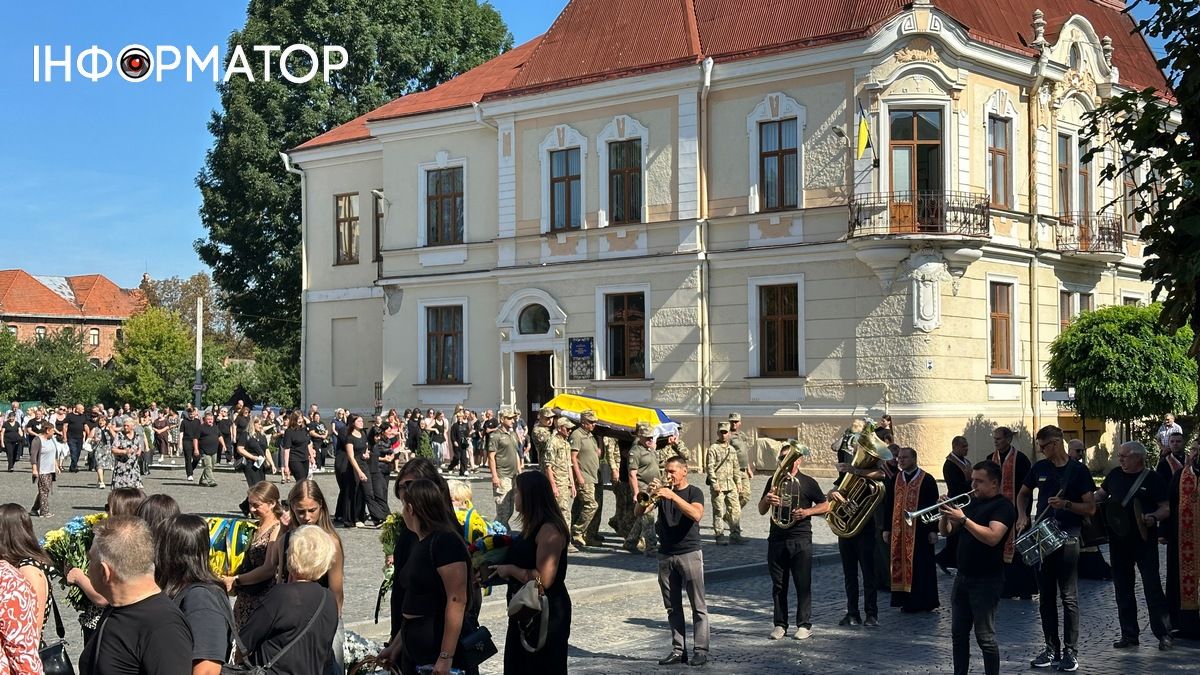 Коломия попрощалася із Героєм Михайлом Смиковчуком