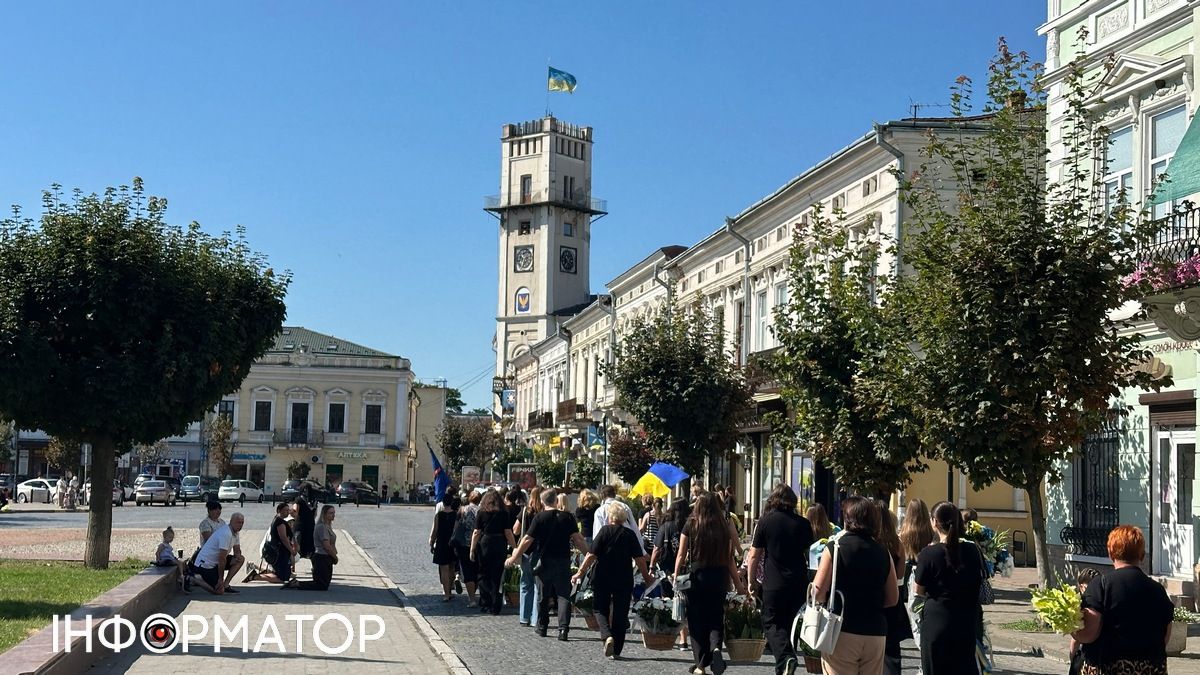 Коломия попрощалася із захисником Михайлом Смиковчуком 7