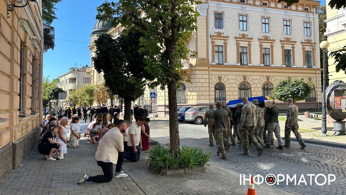 Коломия попрощалася із захисником Михайлом Смиковчуком 4