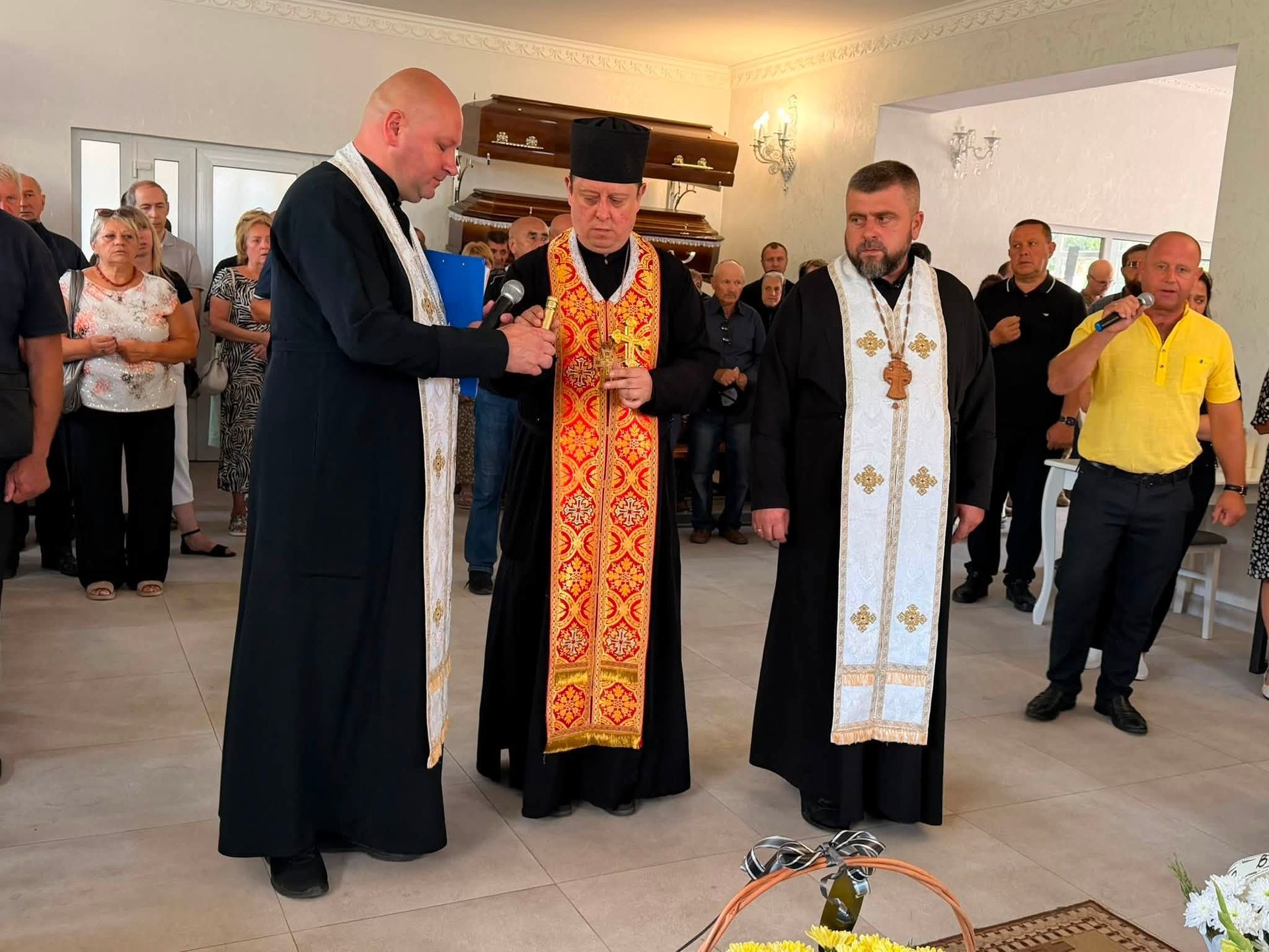 У Надвірній в останню путь провели молодого захисника Богдана Клубчука 11