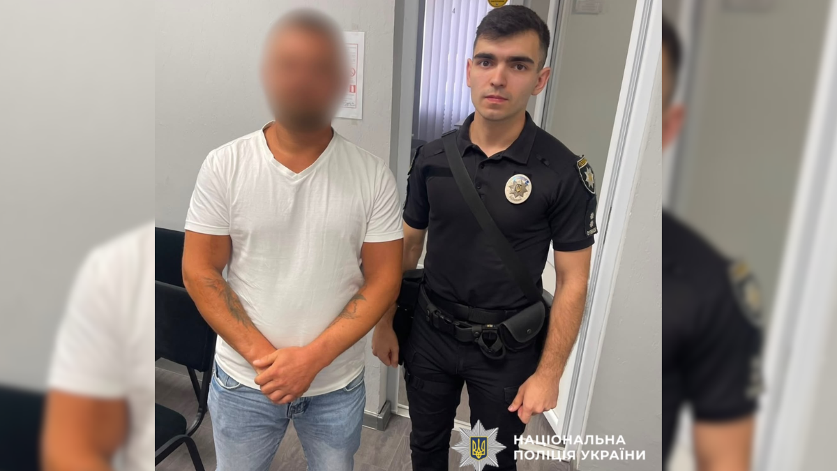 У Чернівцях чоловік напав на захисника з коломийської "десятки"