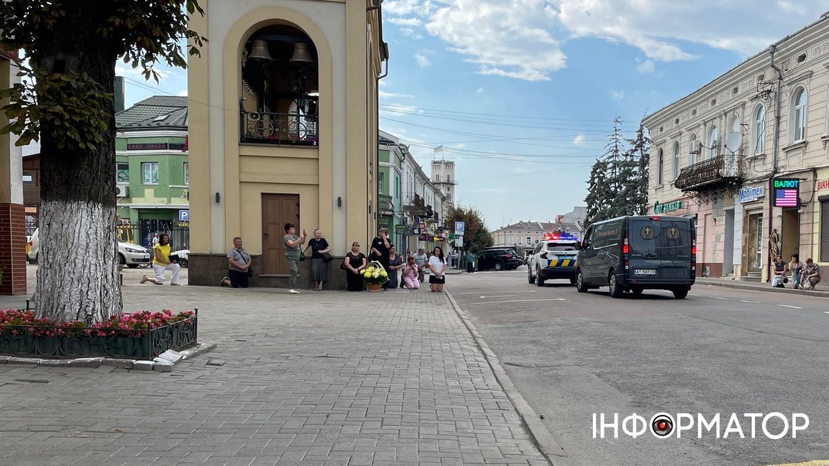 До Коломиї прибув скорботний кортеж померлого воїна Ярослава Ніньовського 2