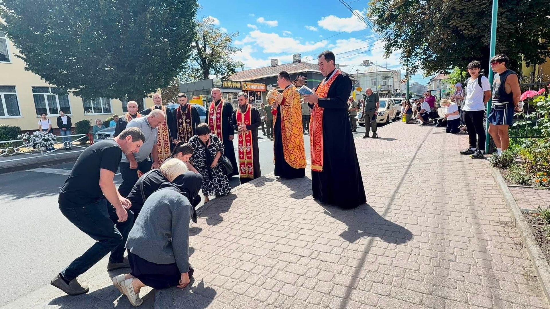 У Надвірній провели в останню путь захисника Василя Круля 4