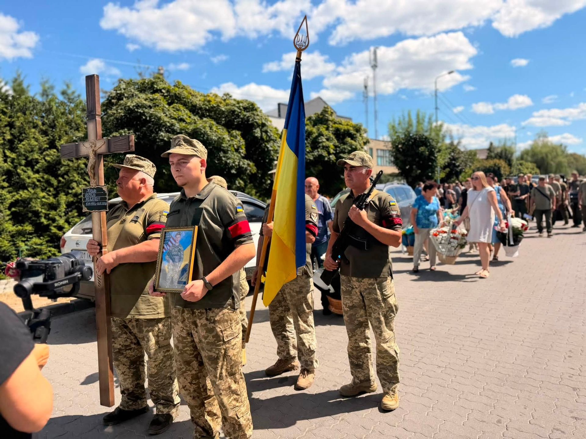 У Надвірній провели в останню путь захисника Василя Круля 13