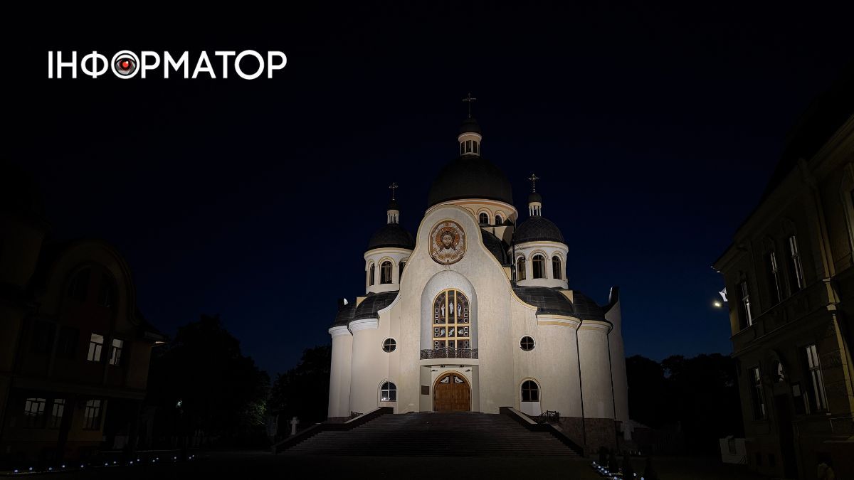 Магія літніх сутінків: фоторепортаж вечірньої Коломиї 11