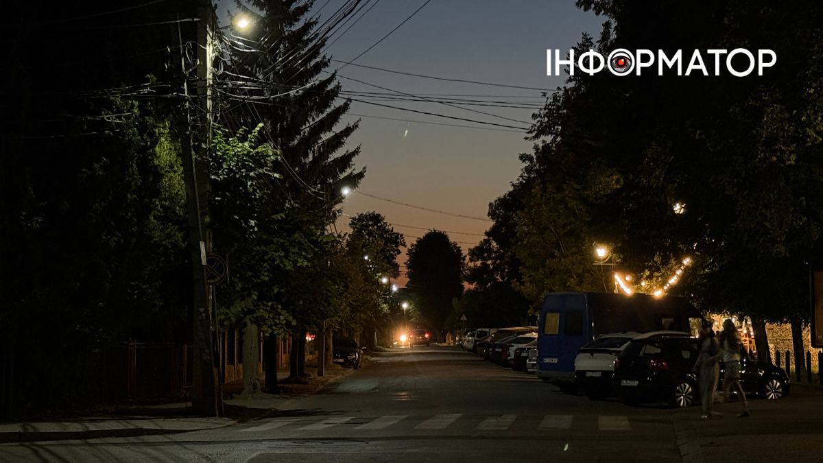 Магія літніх сутінків: фоторепортаж вечірньої Коломиї 15