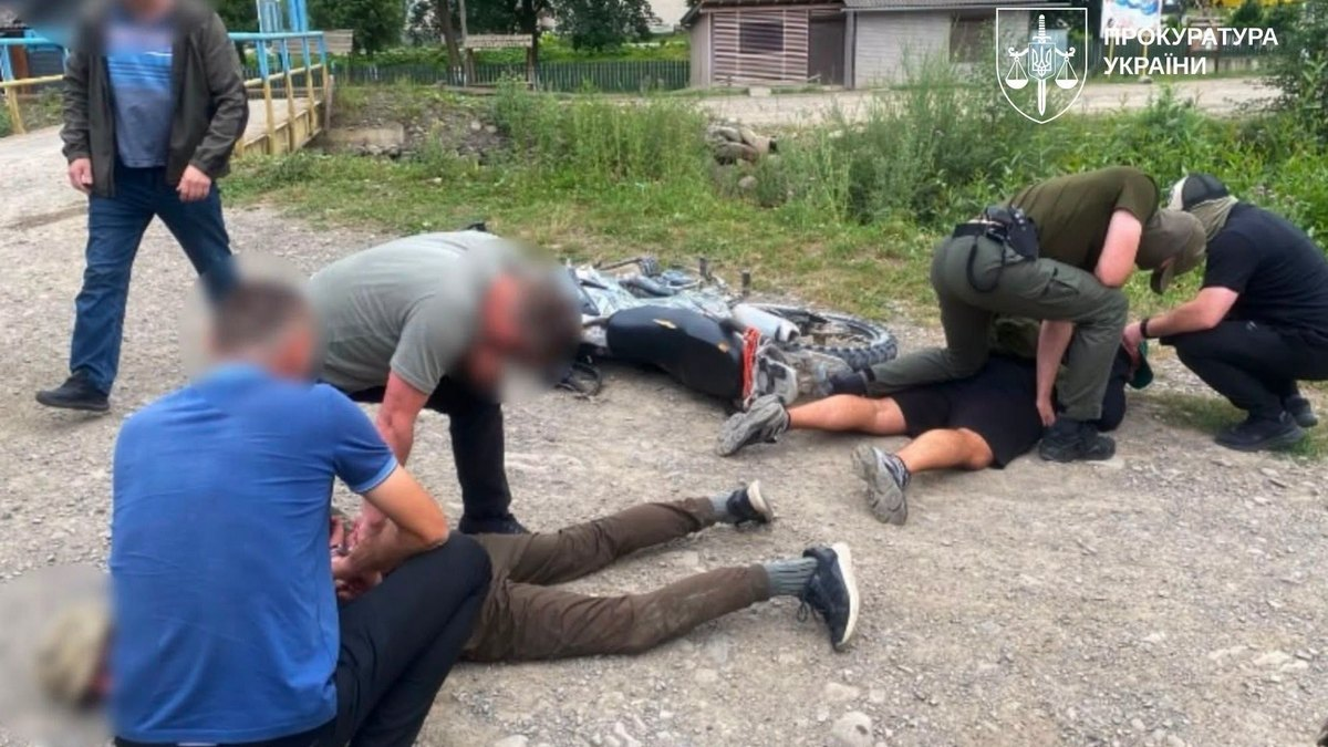 Під час спроби незаконно переправити буковинця до Румунії спіймали мешканця Верховинщини