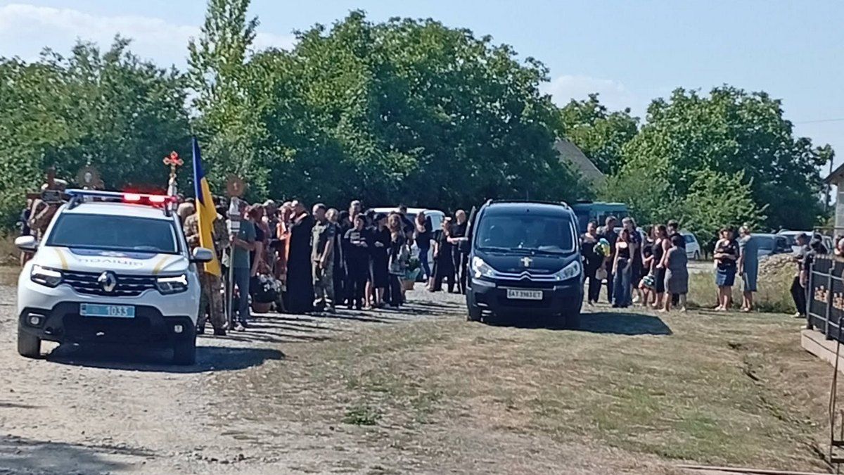 У П'ядицькій громаді на вічний спочинок провели захисника Петра Сідоренка 8