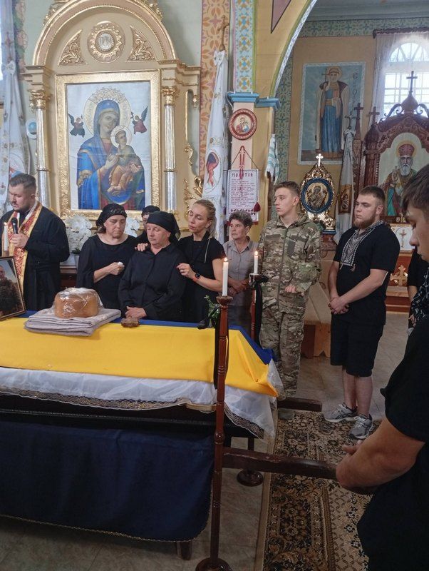 У П'ядицькій громаді на вічний спочинок провели захисника Петра Сідоренка 7