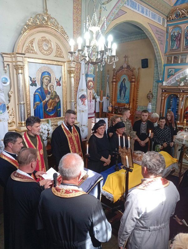 У П'ядицькій громаді на вічний спочинок провели захисника Петра Сідоренка 6