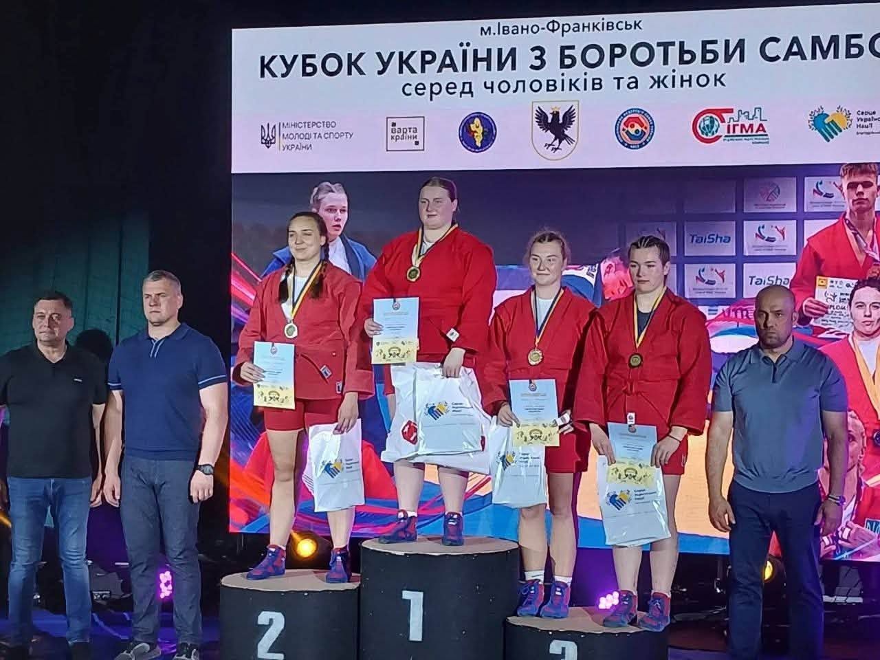 Надвірнянські спортсмени стали призерами Кубка України з боротьби самбо 4
