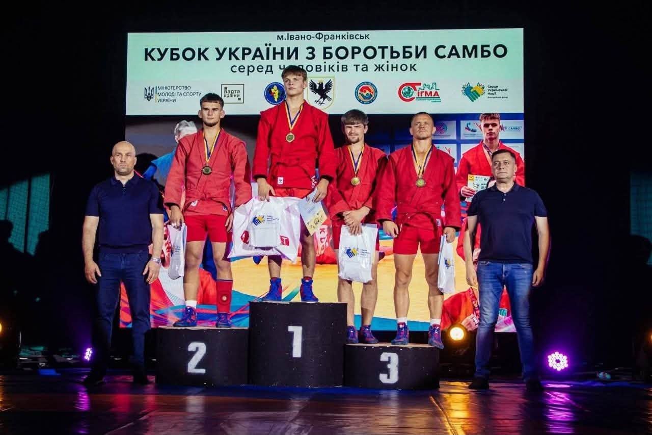 Надвірнянські спортсмени стали призерами Кубка України з боротьби самбо 1