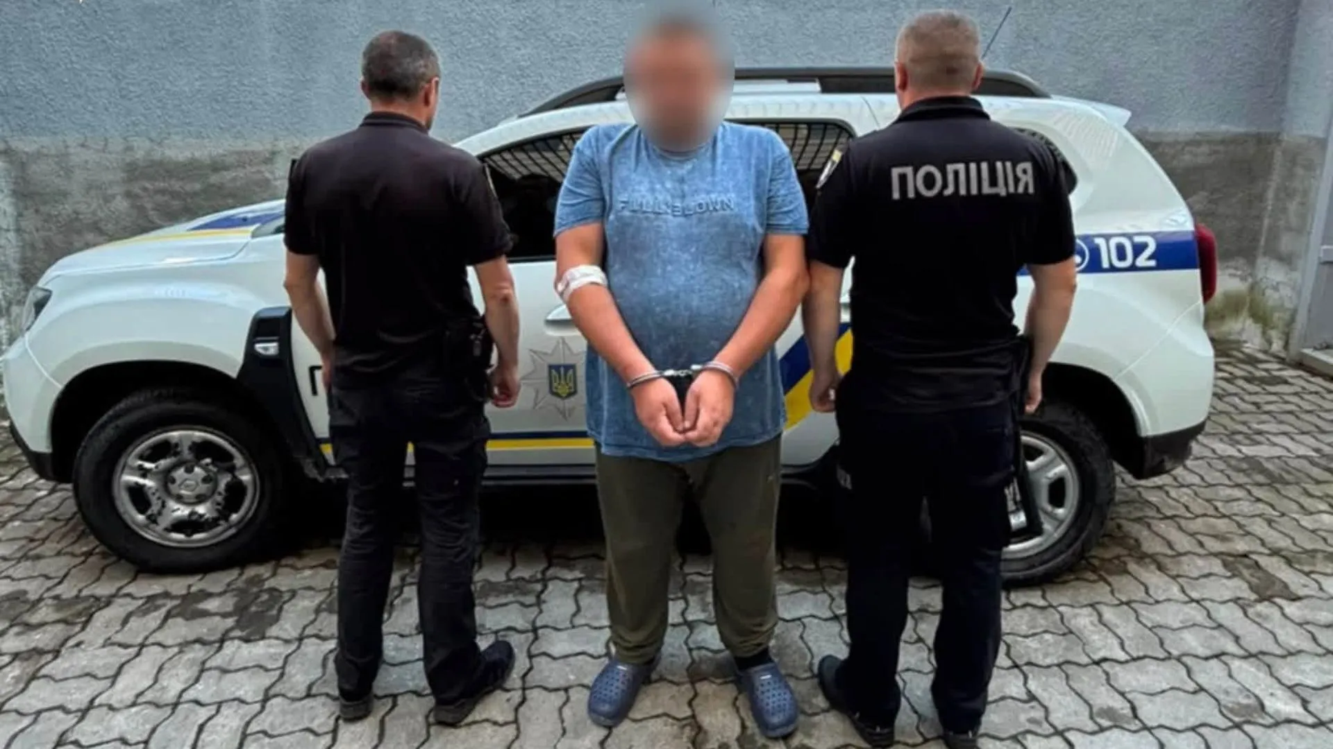 Вдарив уламком пляшки по голові: на Надвірнянщині п'яний чоловік напав на 15-річного хлопця