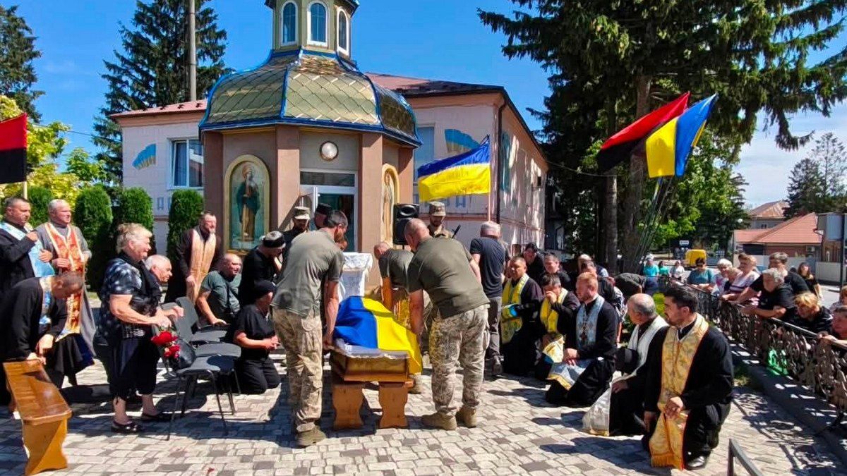 У Городенці віддали шану померлому захиснику Івану Соколюку