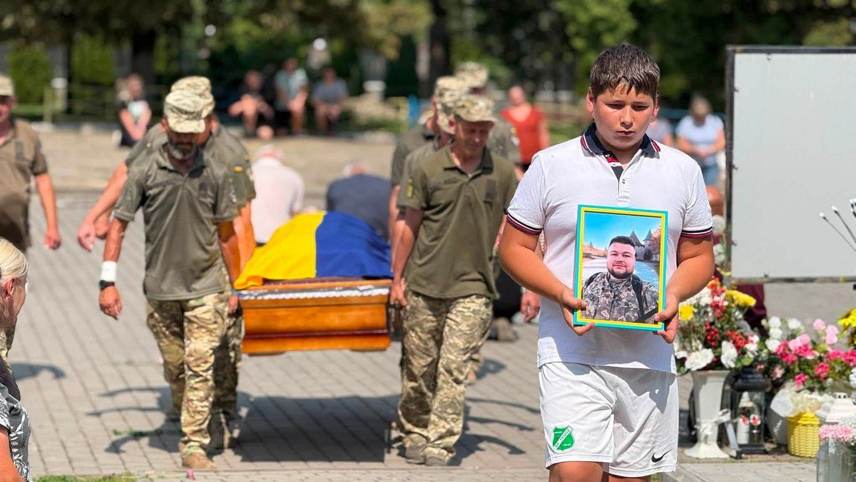 "на щиті" повернувся захисник Андрій Гільтайчук з Отинійської громади