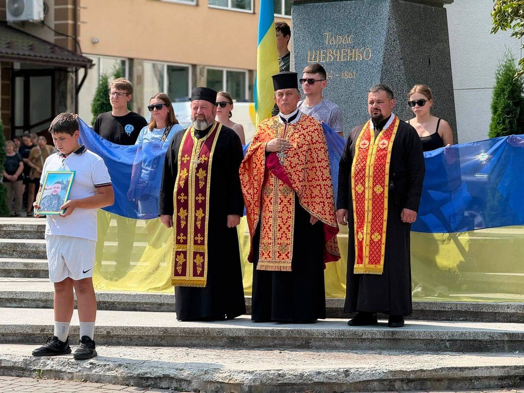 В Отинійській громаді "на щиті" зустріли захисника Андрія Гільтайчука 2