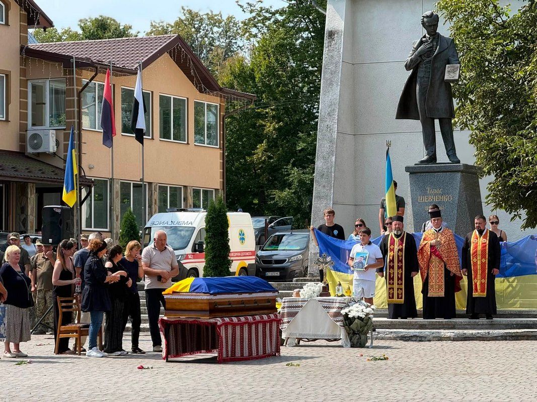 В Отинійській громаді "на щиті" зустріли захисника Андрія Гільтайчука 1