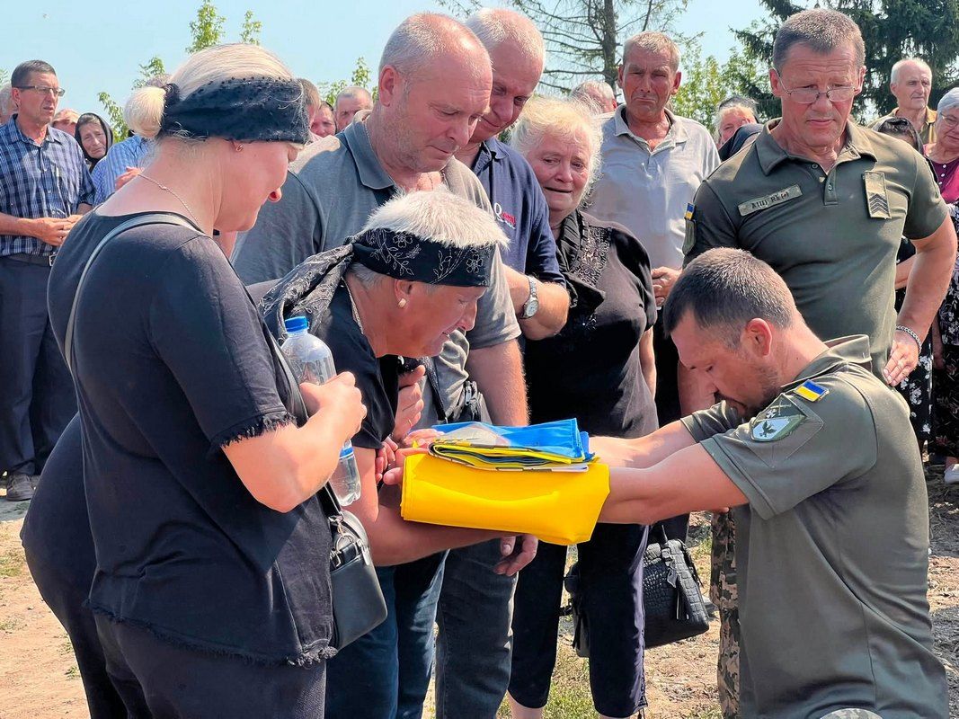 У Городенківській громаді відбулося прощання із захисником Іваном Соколюком 12