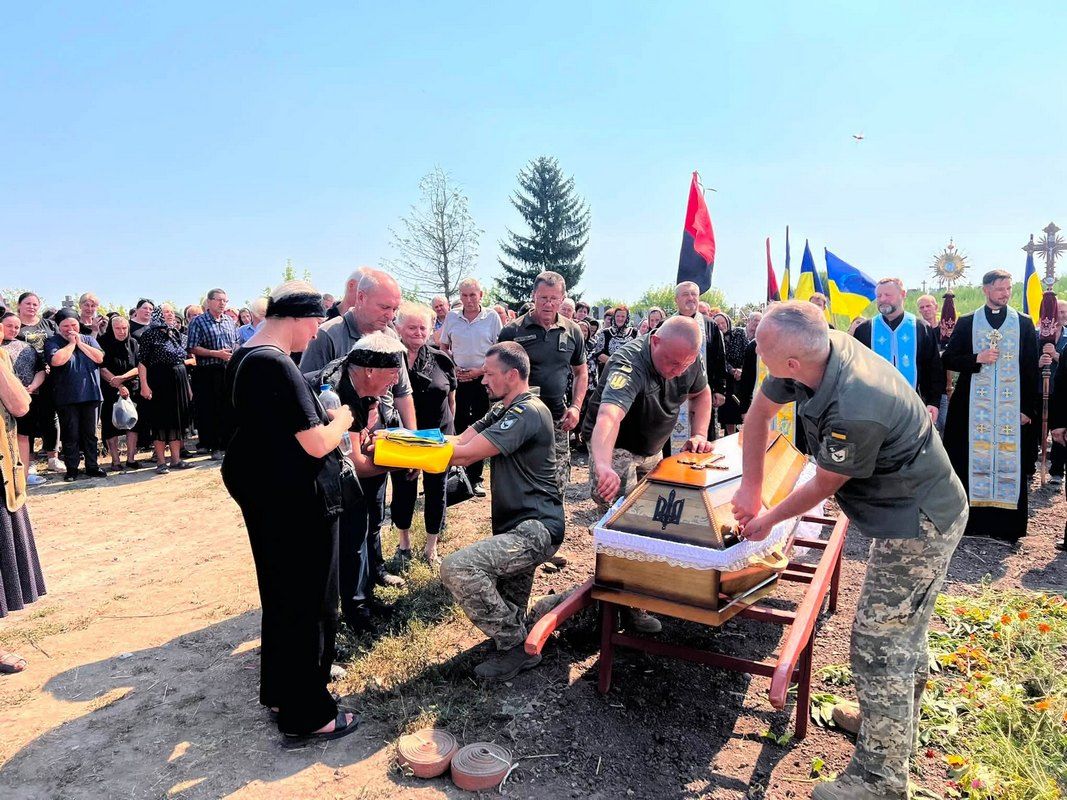 У Городенківській громаді відбулося прощання із захисником Іваном Соколюком 11