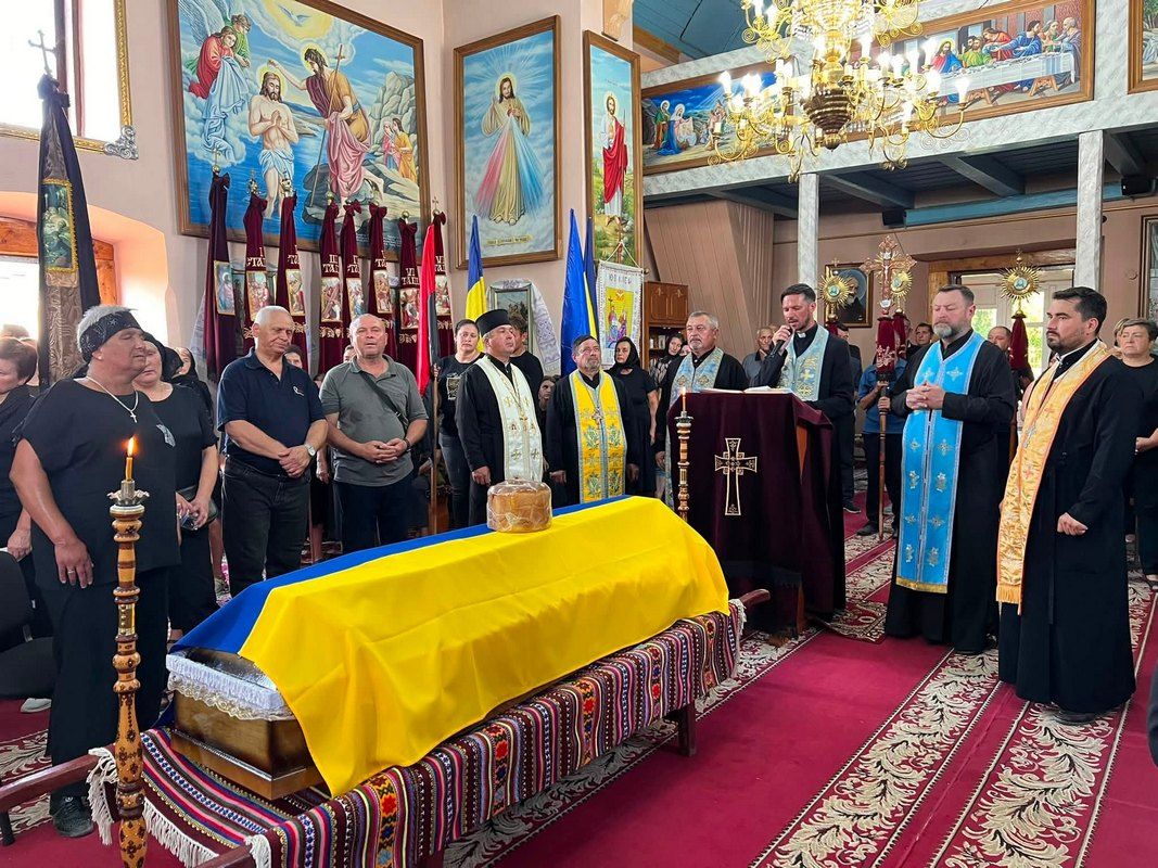У Городенківській громаді відбулося прощання із захисником Іваном Соколюком 9