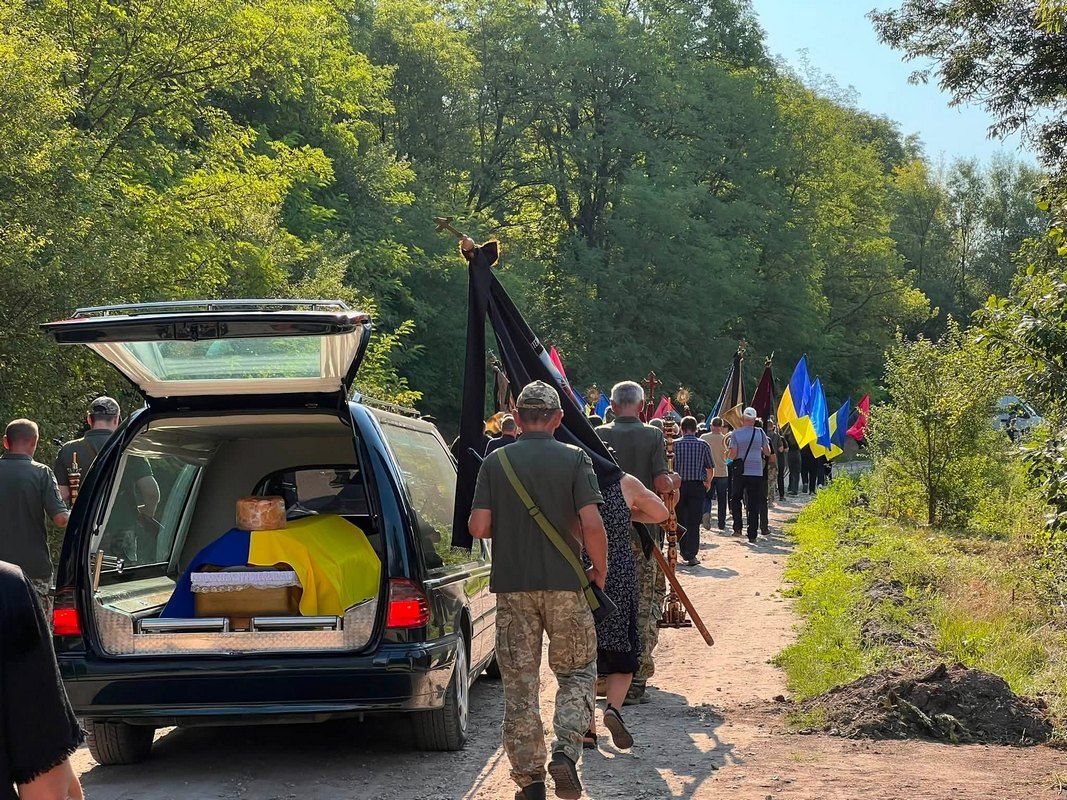 У Городенківській громаді відбулося прощання із захисником Іваном Соколюком 6