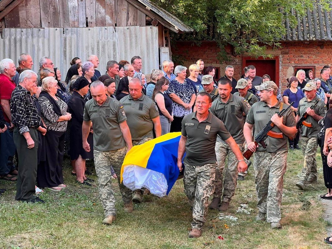 У Городенківській громаді відбулося прощання із захисником Іваном Соколюком 4