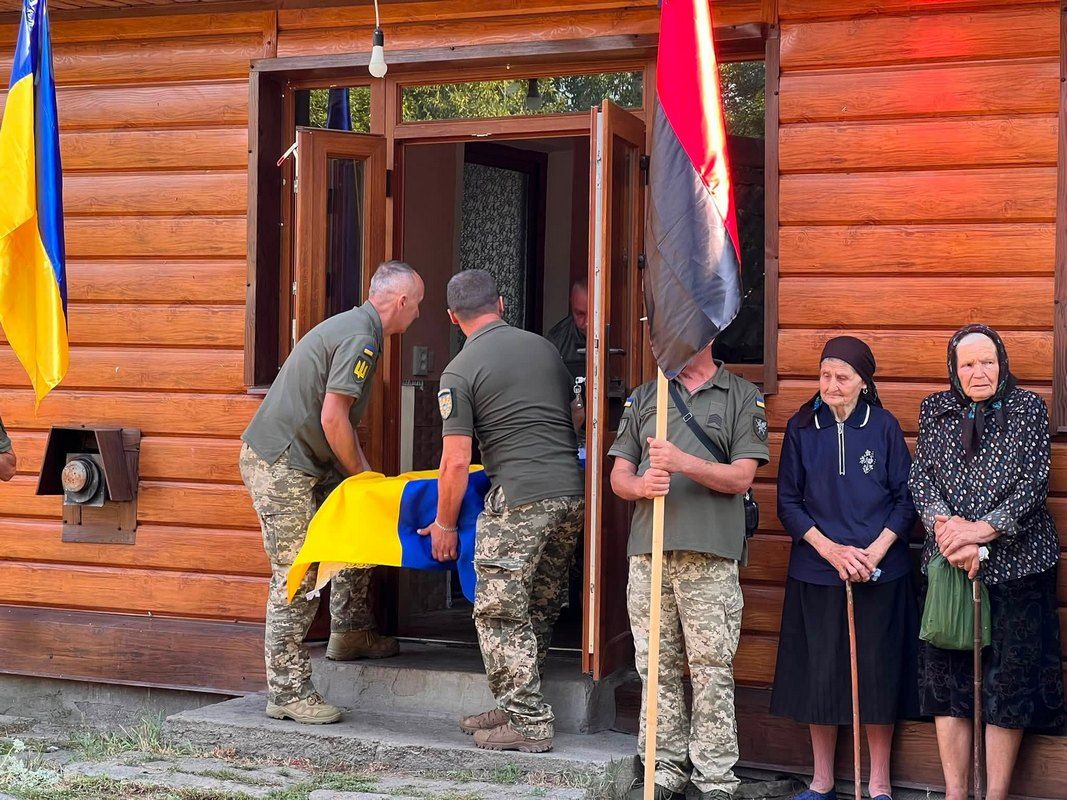 У Городенківській громаді відбулося прощання із захисником Іваном Соколюком 2