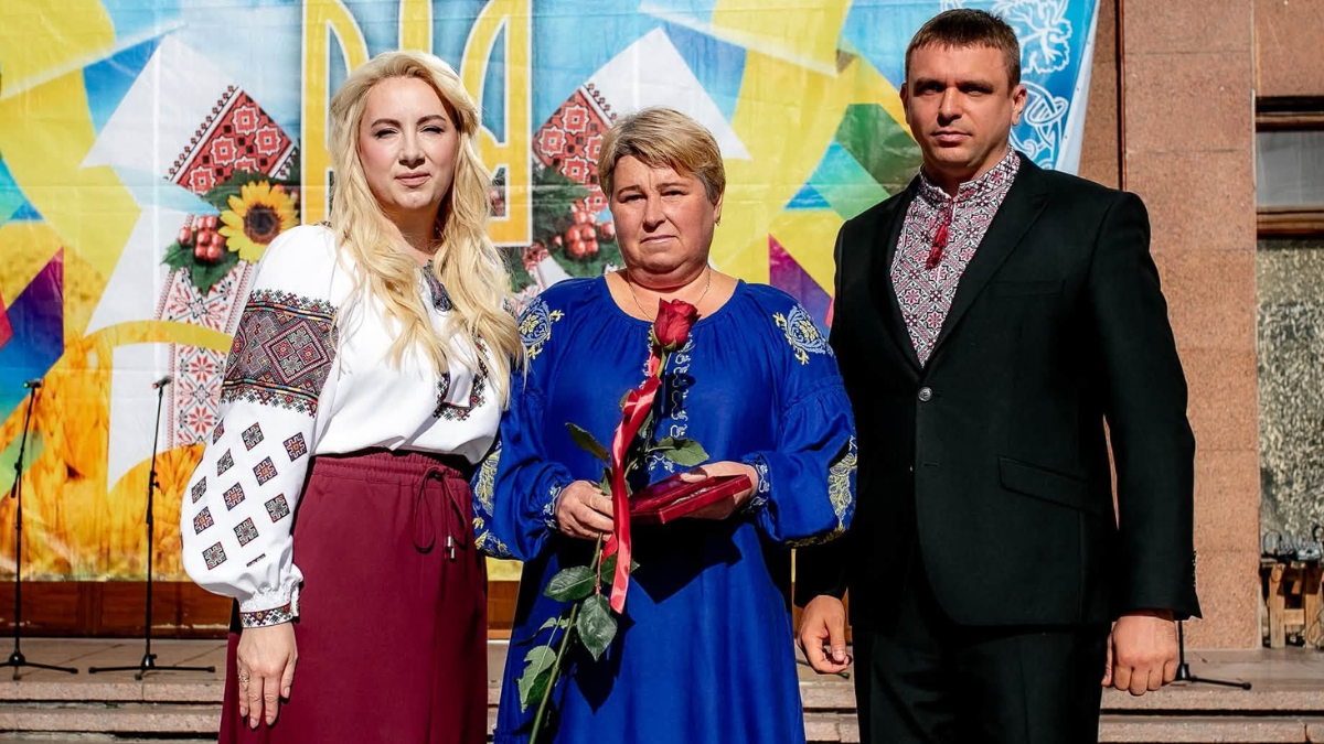 До Дня Незалежності нагородили мешканців Прикарпаття: серед них коломиянка Наталя Тарабалка